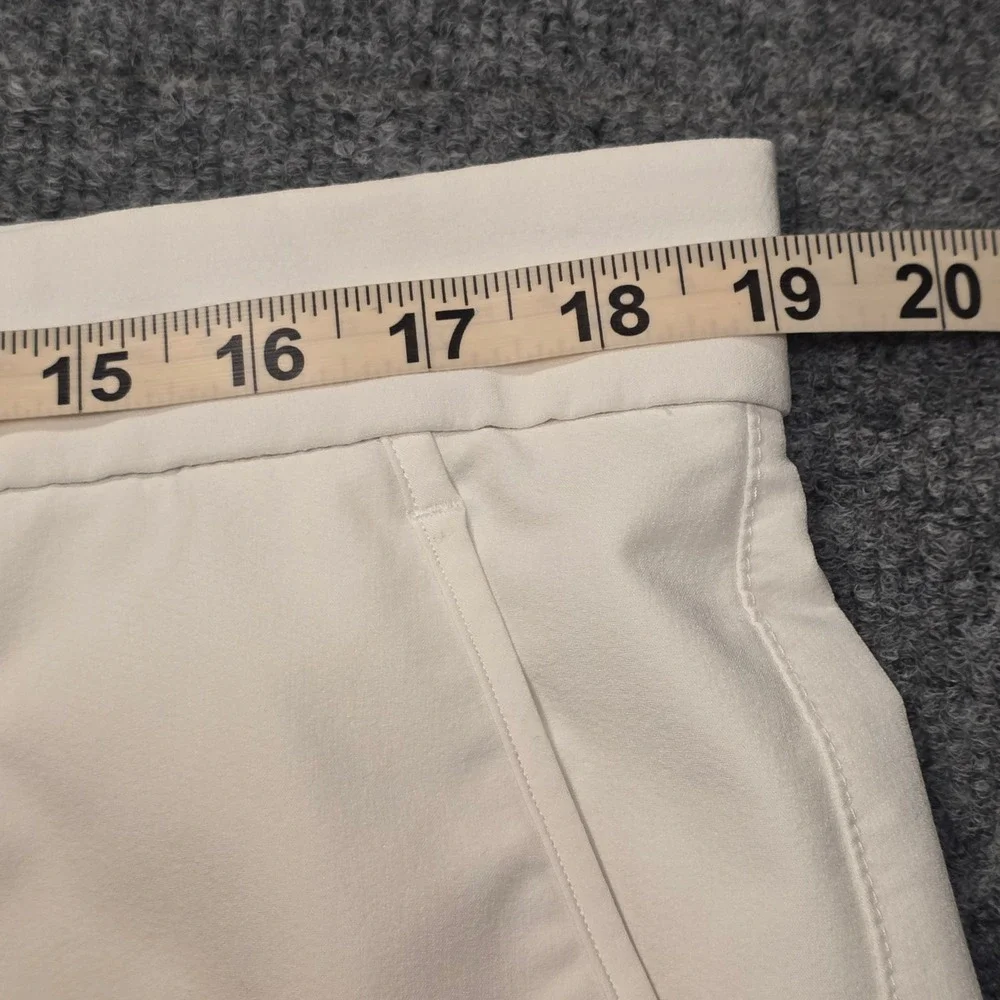 Nike Golf Mens Shorts White Performance Flat Front Size 38 Active Dri Fit Resort